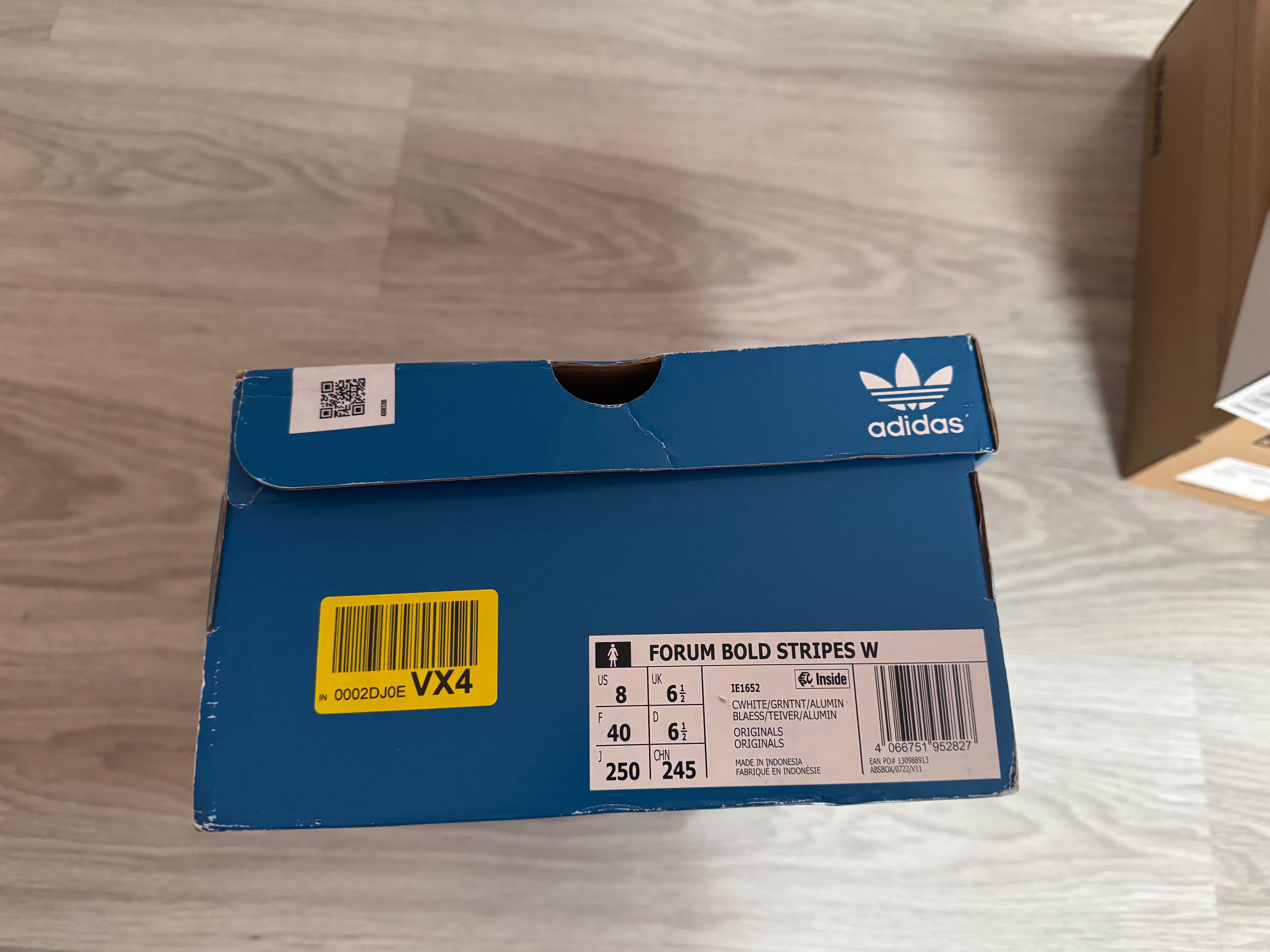Pudełka po butach Nike czerwone, Air Jordan, Lacoste, Adidas, Salomon