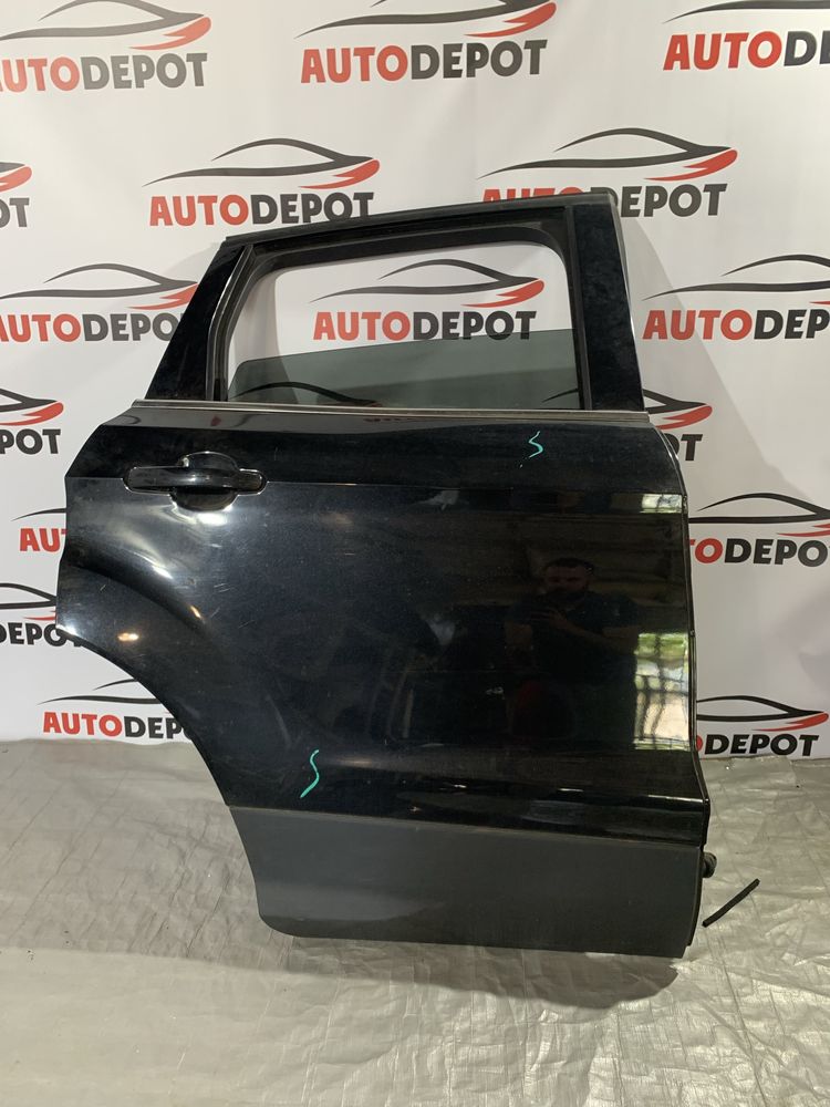 Дверка двери дверь Ford Escape MK 3