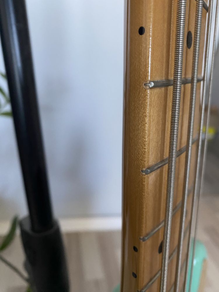 Fender precision bass vintera 50s