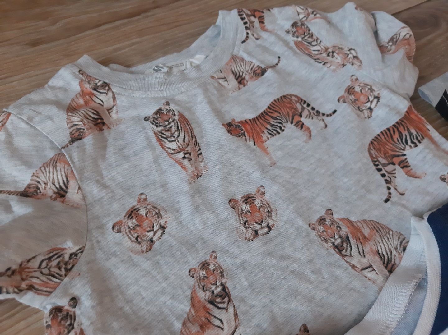4szt t-shirt H&M koszulki roz 98 tygrys paski gwiazdy