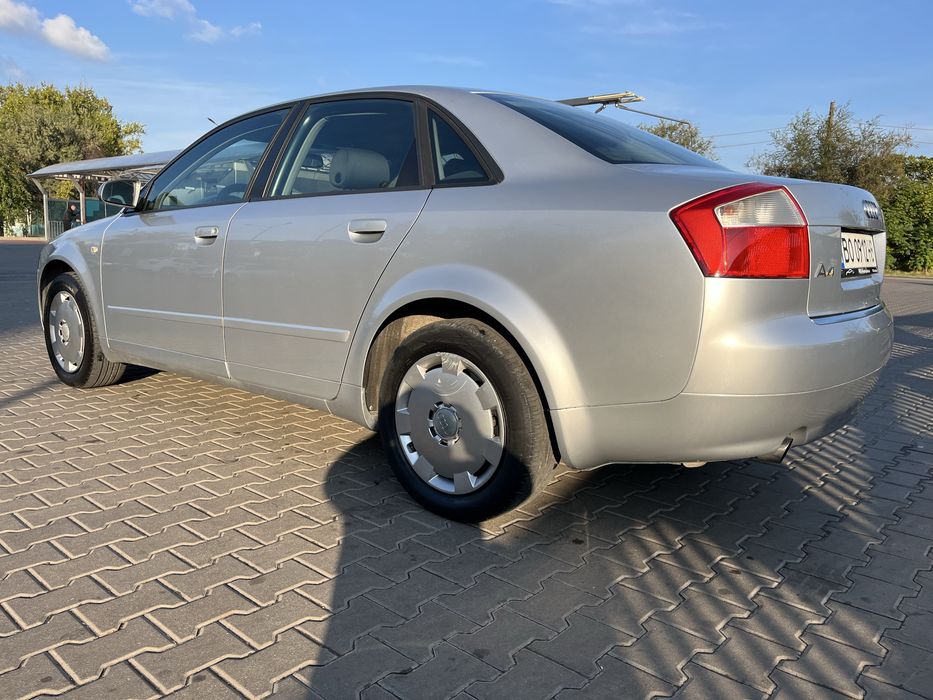 Audi A4 1.6 бензин