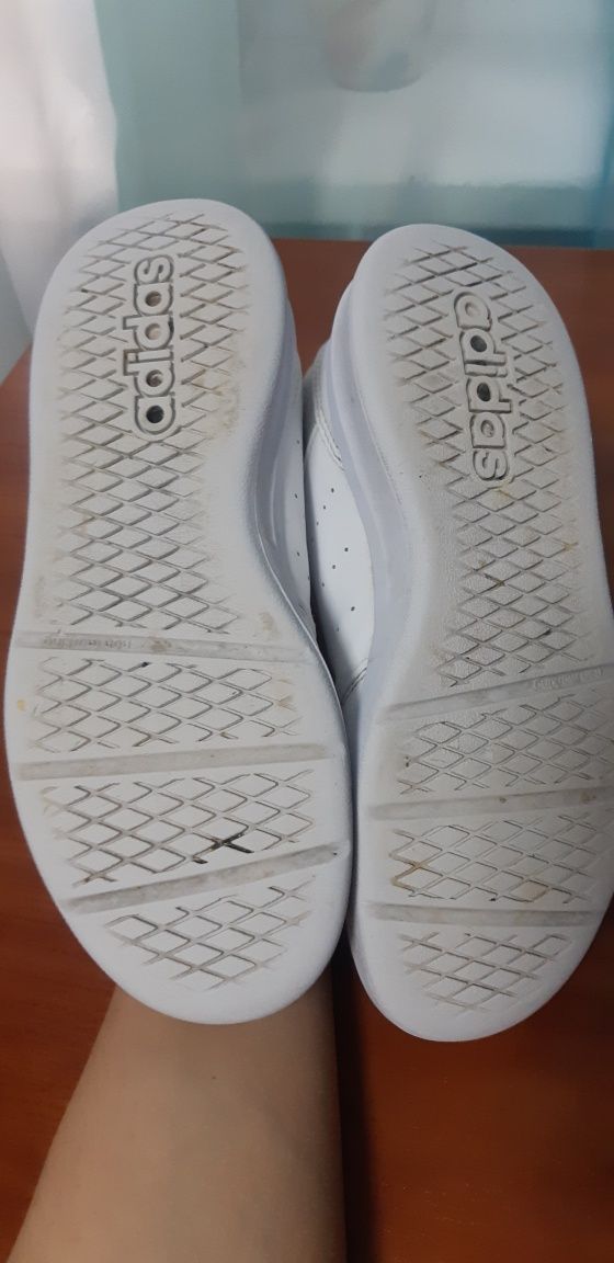 Кросівки Adidas,  розмір 35,5