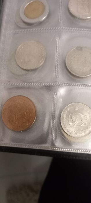 Klaser z monetami mix że świata