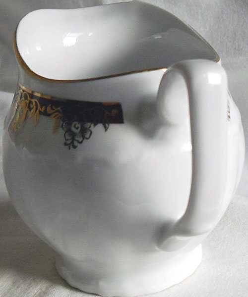 Sygnowany Porcelanowy MLECZNIK Bogucice Zdobiony złotem czas PRL u