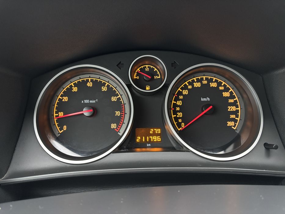 Opel Astra H 2007 1,6 бензин