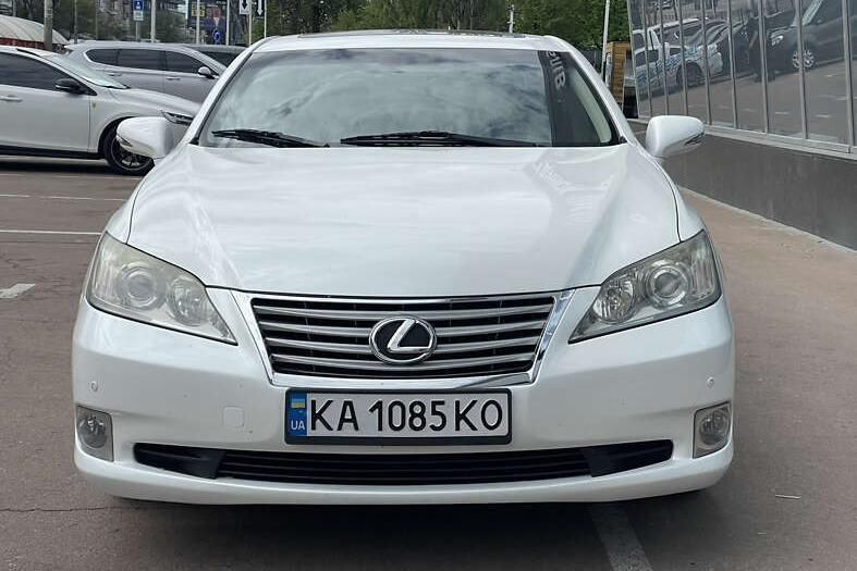 Lexus ES 2012 року