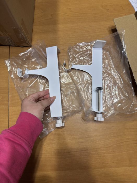 Кронштейни для карнизу