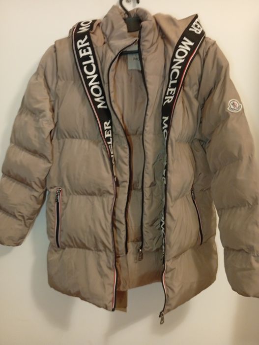 Moncler piękne zimowe puchowe kurtki damskie