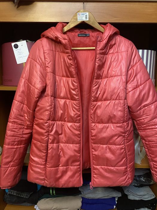 Продам куртку женскую