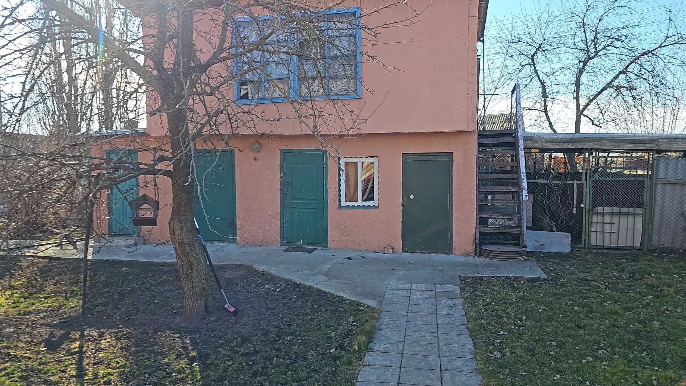 Будинок з цікавою архітектурною думкою! - є відеоогляд будинку!