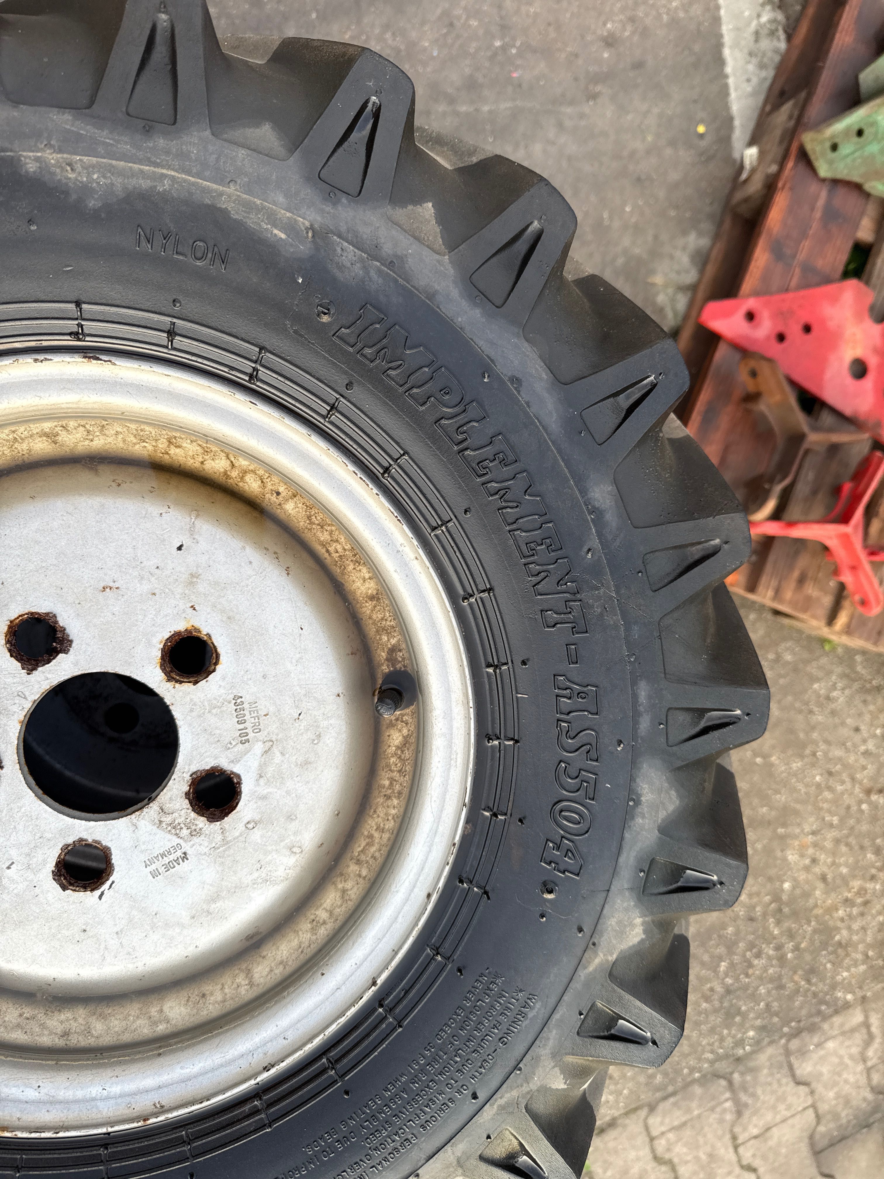 Opona koło felga  BKT IMPLEMENT AS 505 Weidemann 7.00-12
