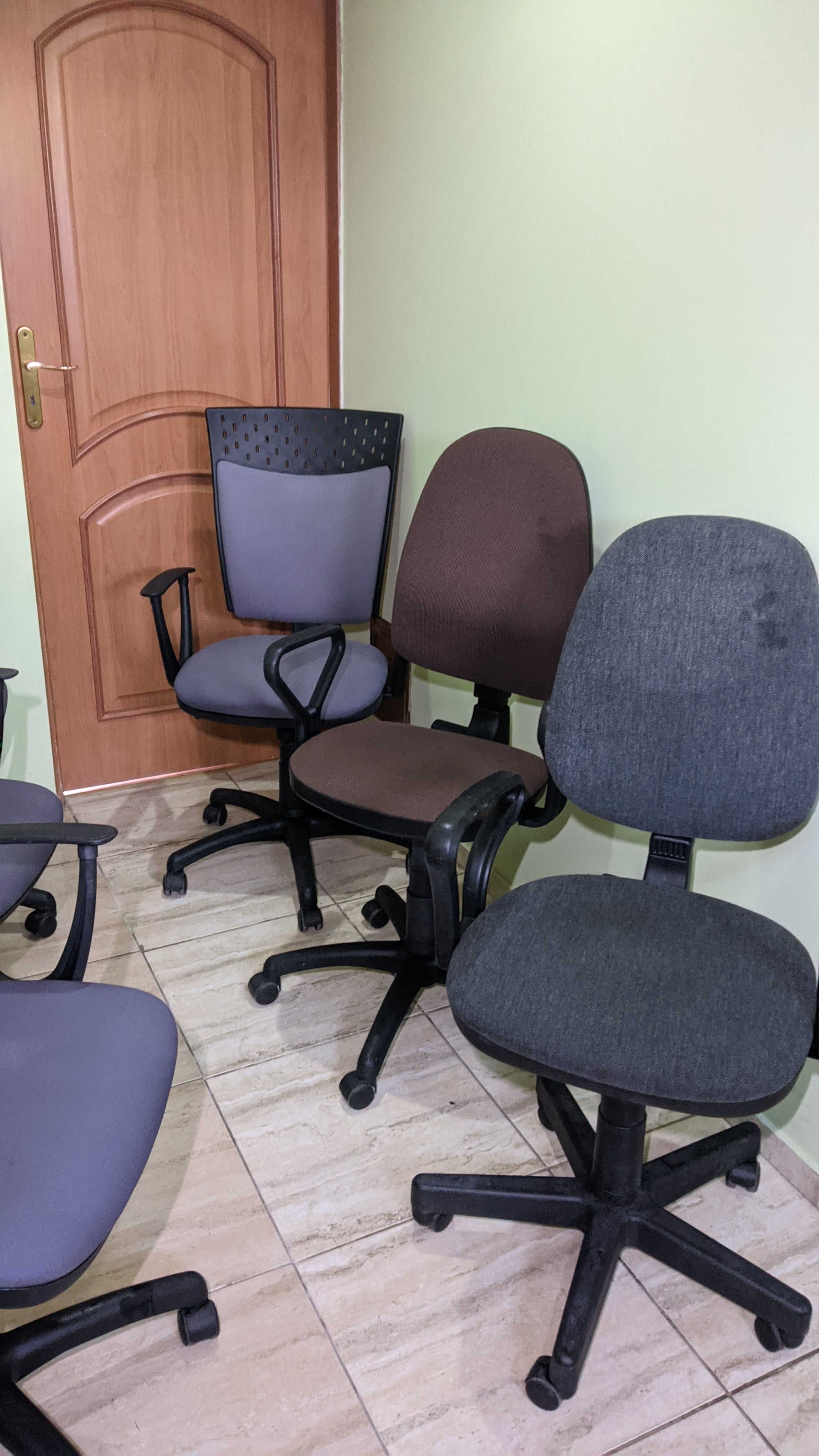 Krzesło - krzesła / fotele biurowe / obrotowe - 60 zł za sztukę