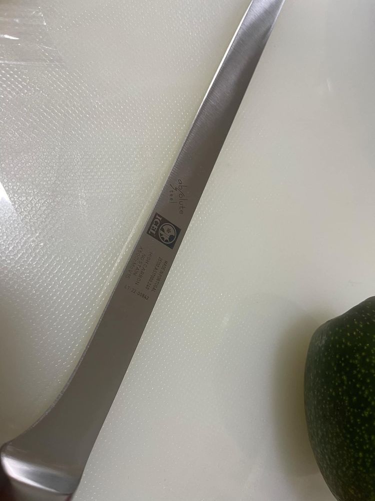 Faca presunto Icel, Absolute steel