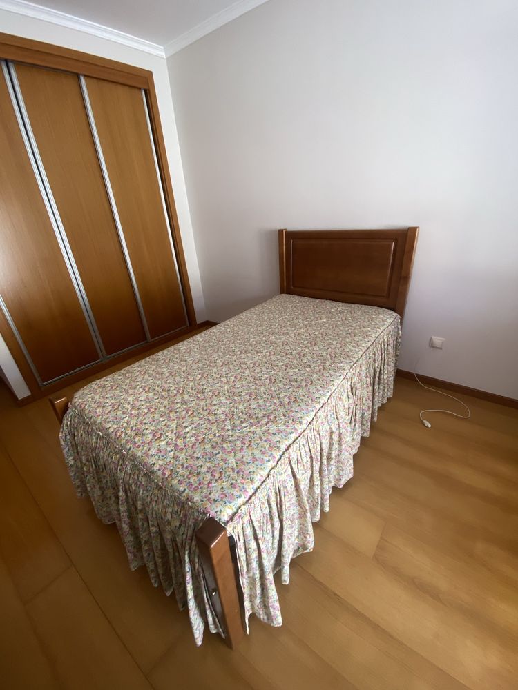 Cama de Solteiro Completa