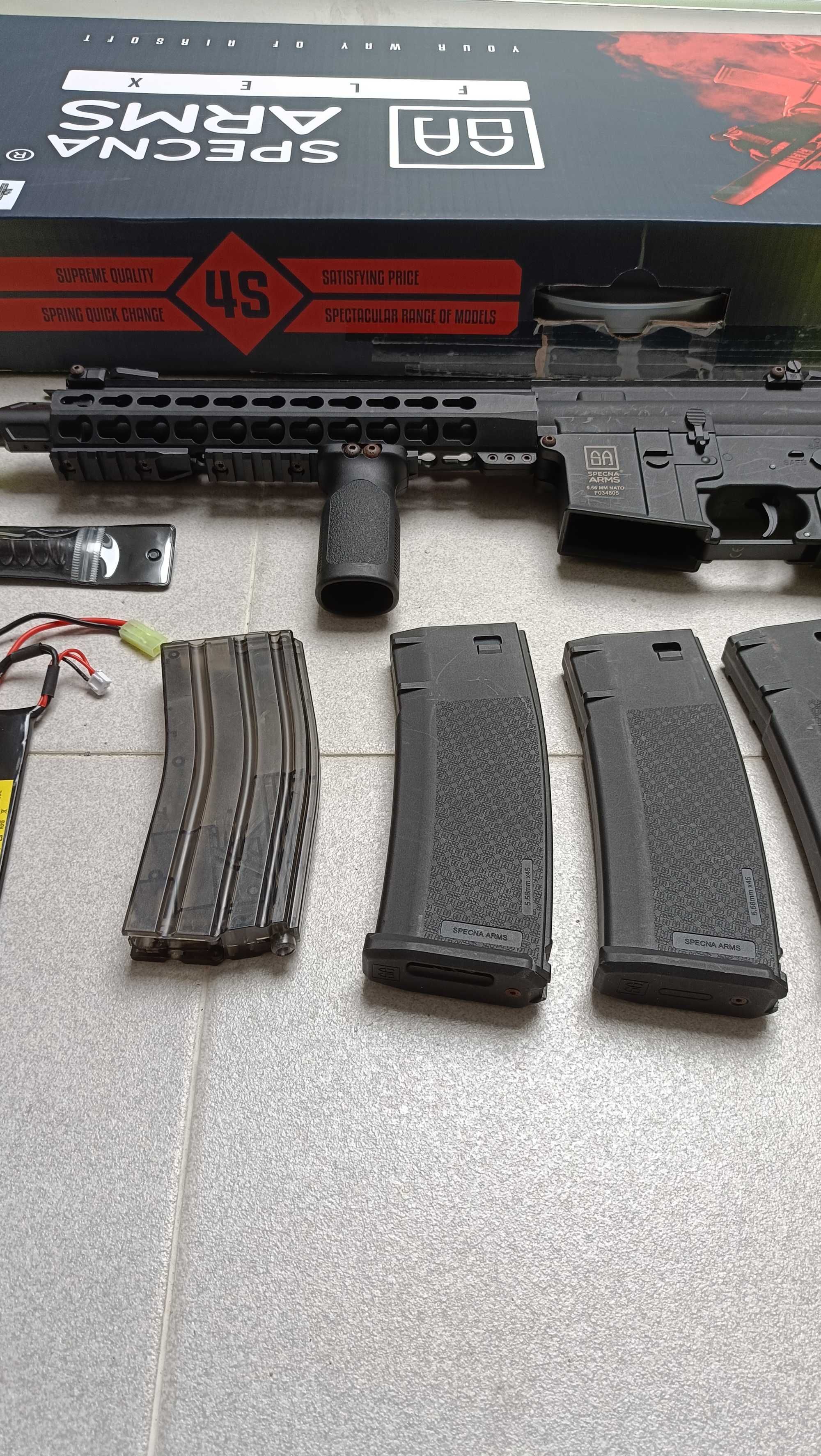 Réplica e equipamento de airsoft (Tudo incluído)
