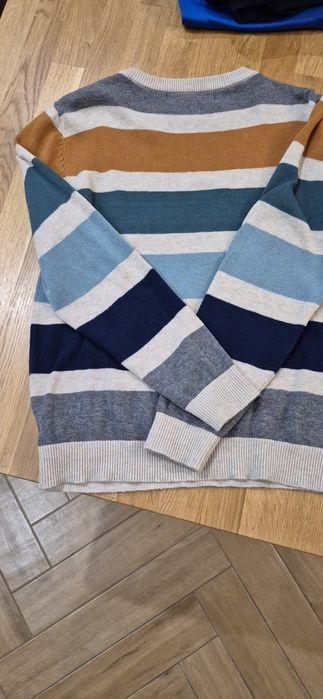 Sweter chłopięcy rozm. 122-128