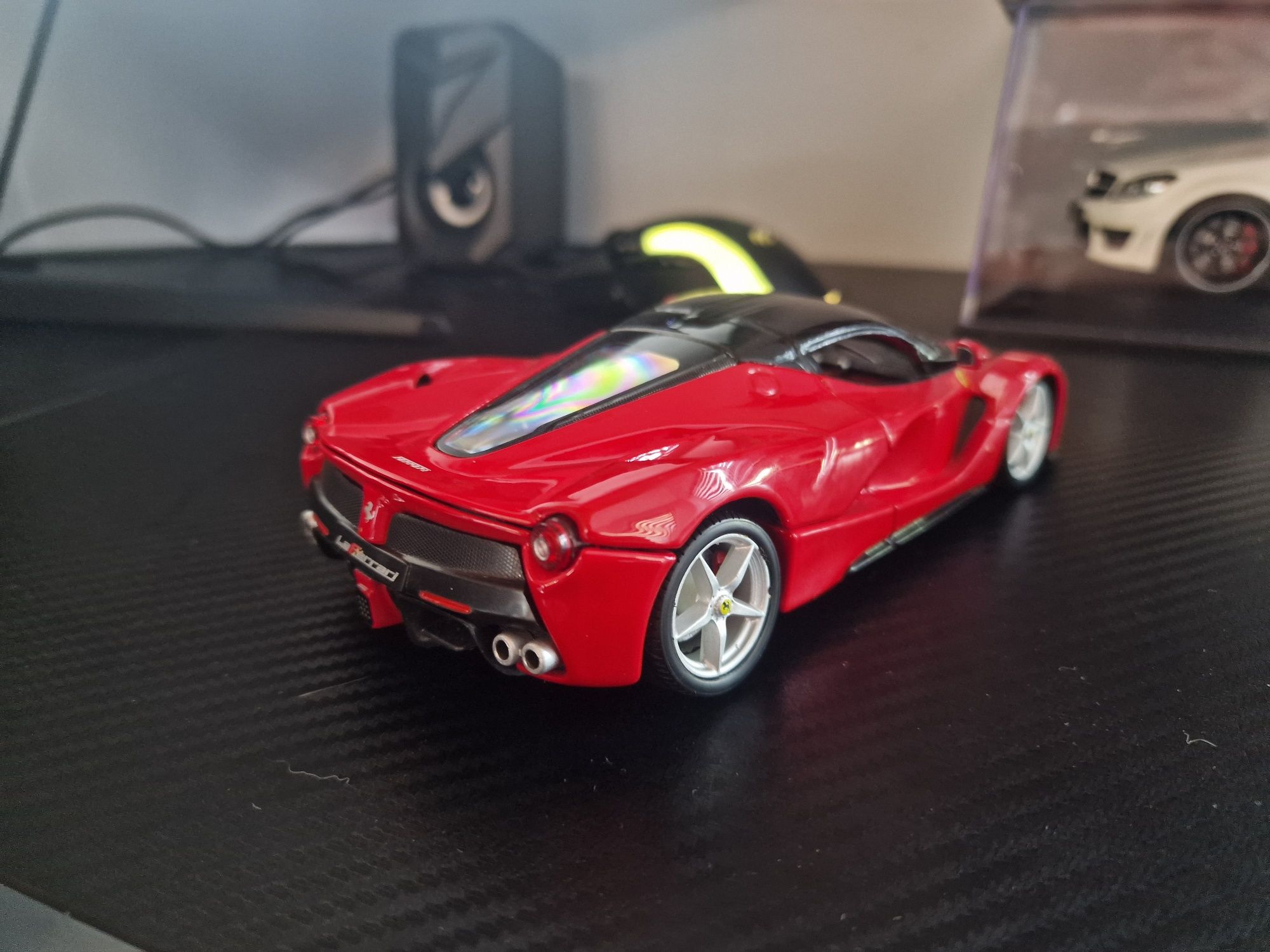 Ferrari LaFerrari 1:24