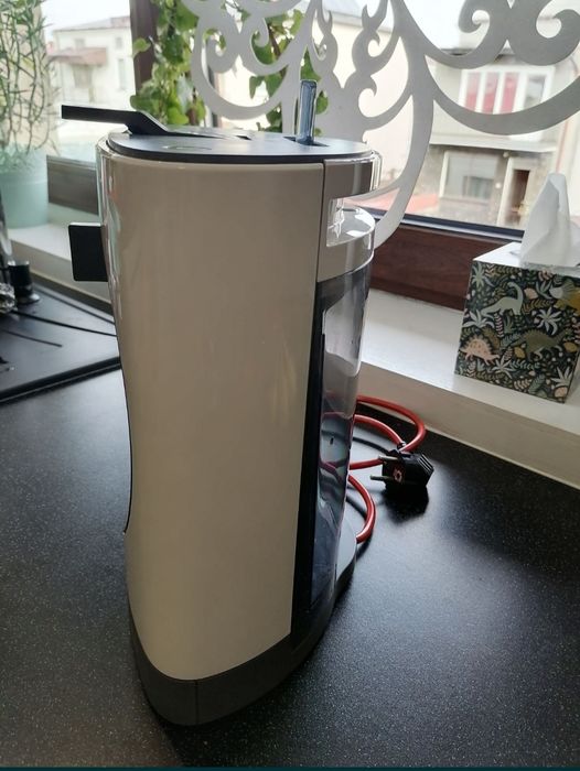 Ekspres do kawy na kapsułki Nescafe Dolce Gusto