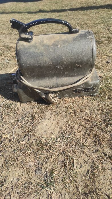 Stary zabytkowy kompresor inhalacyjny medyczny antyk