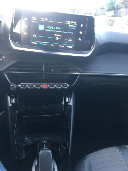 Peugeot e-208 Allure 50kwh iva dedutivel