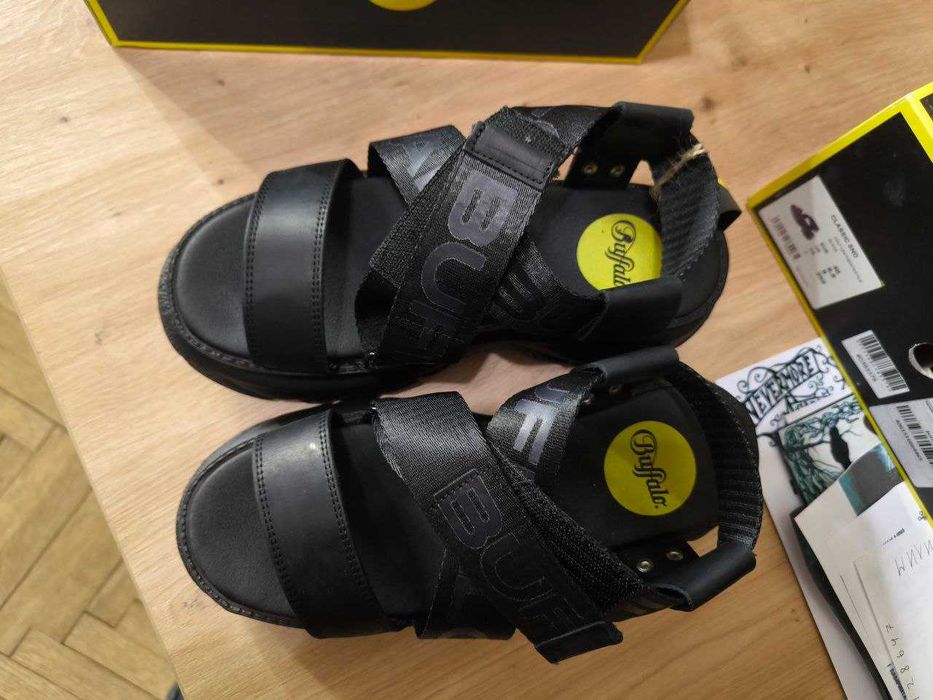 Жіночі сандалі Buffalo Calzature 40р