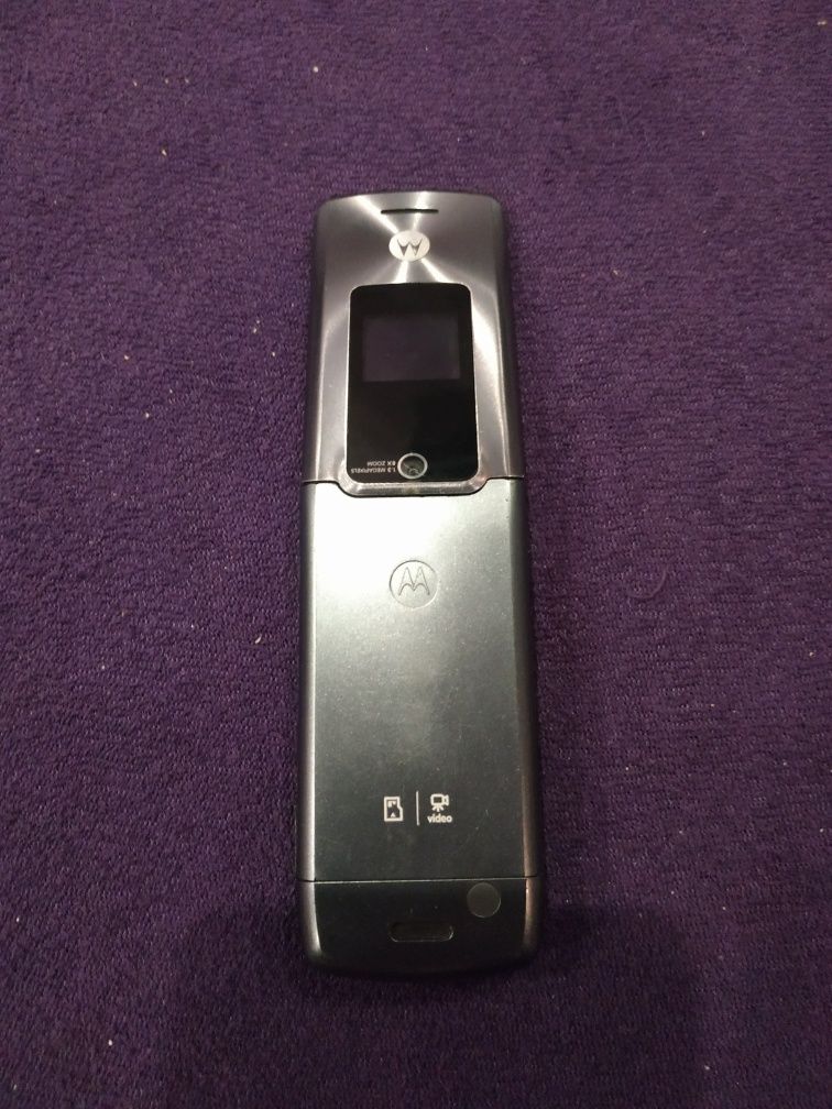 Телефон Motorola W510