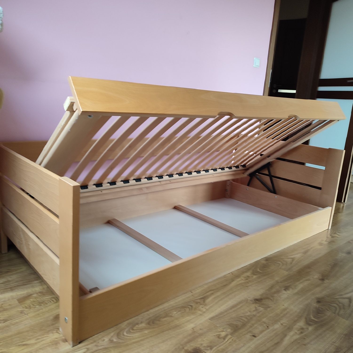 Łóżko z drewna bukowego solidne