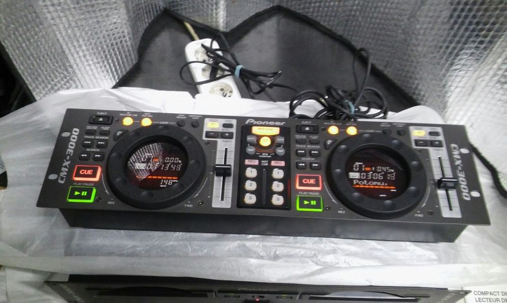 DJ-CD проигрыватель ( DJ-микшер) Pioneer CMX-3000