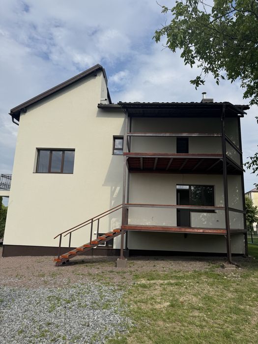 Продам сучасний двоповерховий будинок у м. Трускавець
