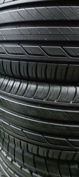 Pneus  215/45/16
