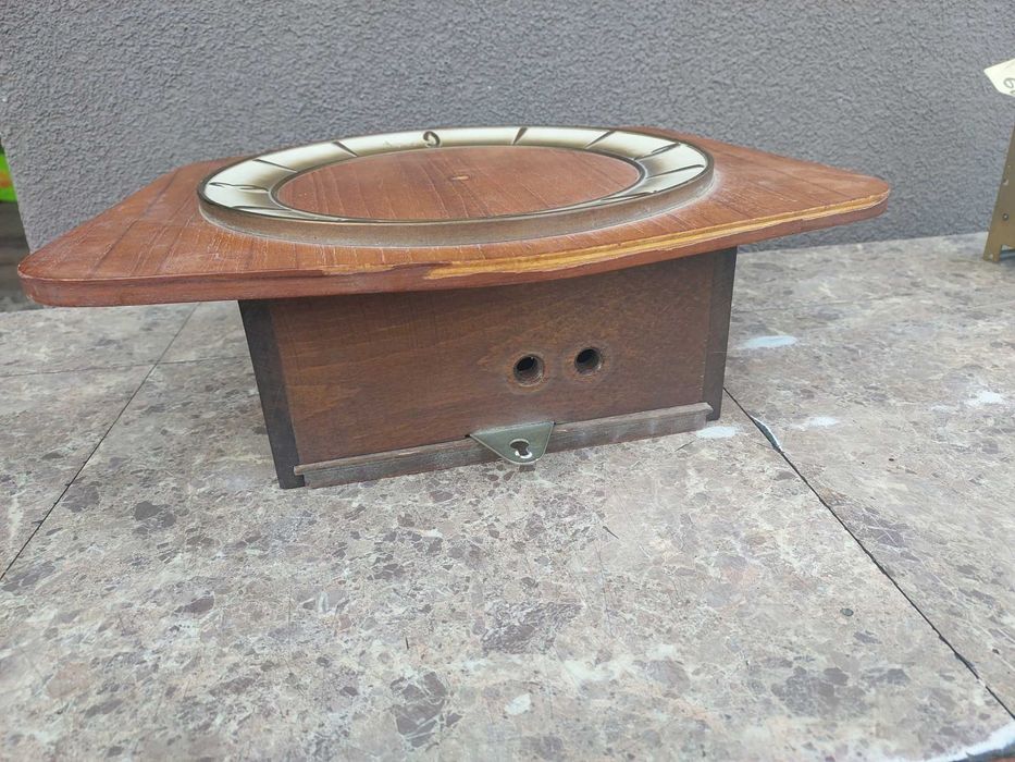 662 Skrzynia obudowa starego zegara ściennego łańcuchowego