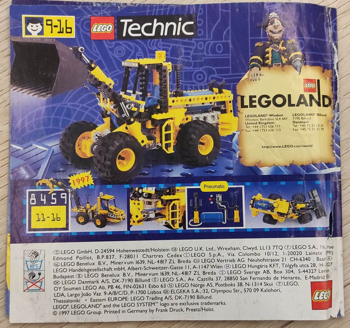 Katalog klocków LEGO z 1997 roku.