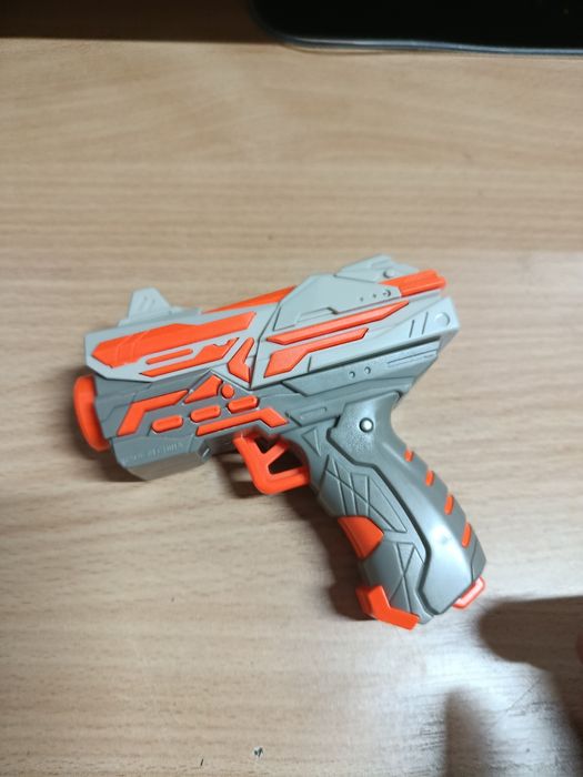 Пистолетик nerf наподобие известного пистолета g22