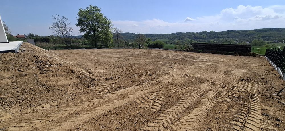 Roboty ziemne transport Wykopy Niwelacja pomoc drogowa odśnieżanie