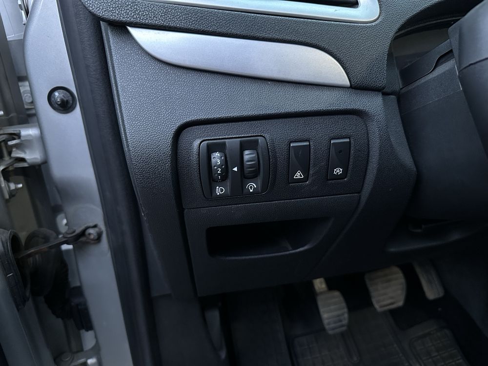 renault grand scenic 7 мест