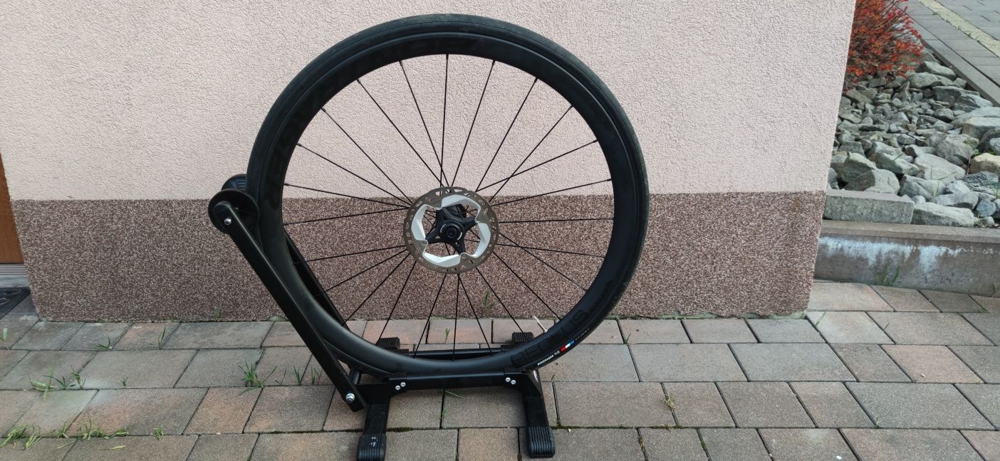 Koła szosowe karbonowe Bontrager Aeolus Elite 35 TLR