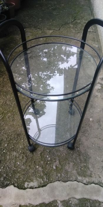 Móvel redondo em vidro