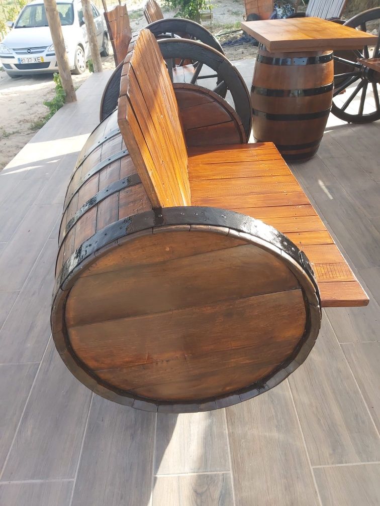 Banco de madeira - Barril