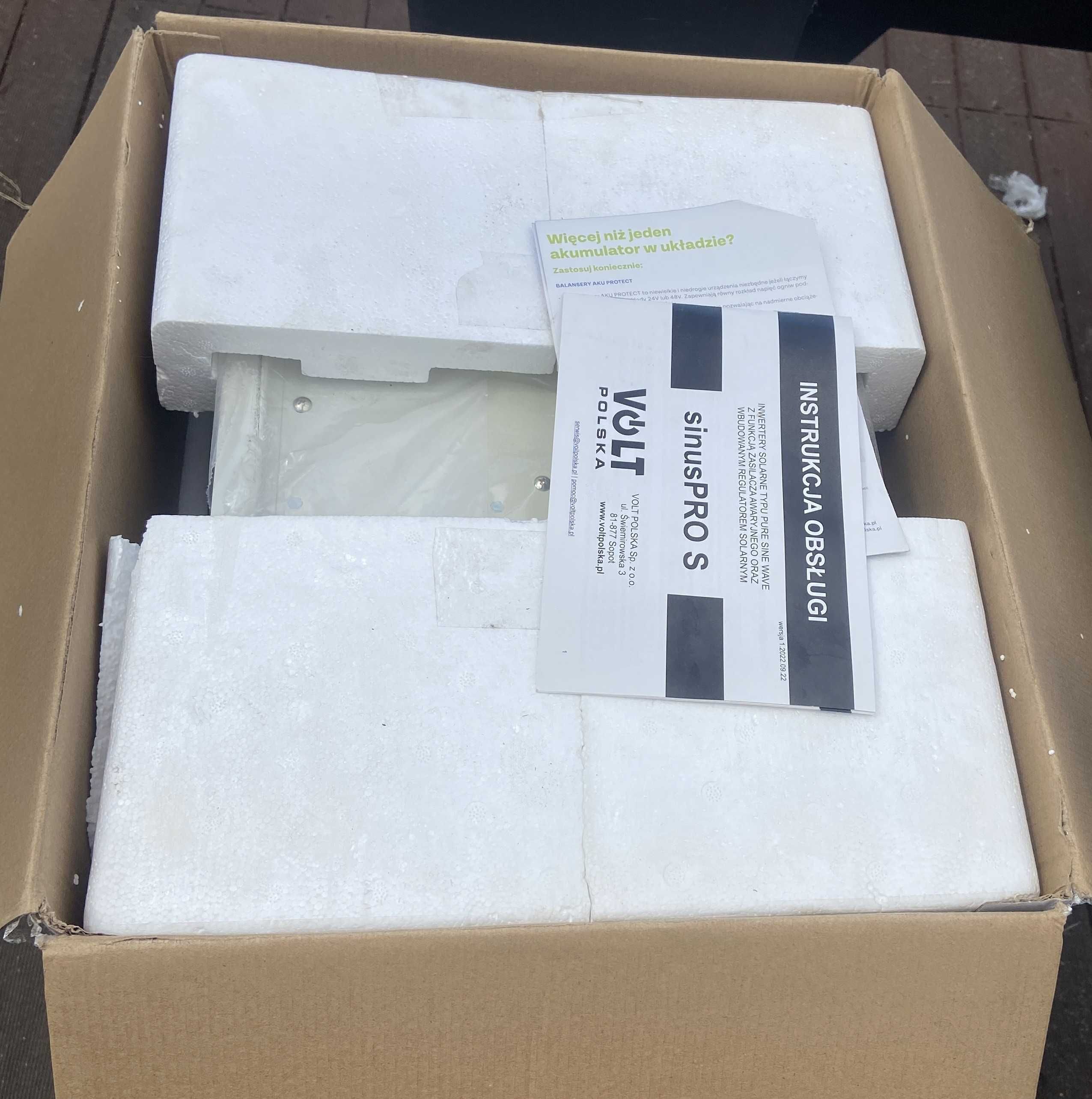 SINUS PRO 2000 S Inwerter,falownik solarny.24/230V.40A MPPT