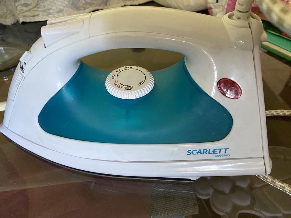 Праска Scarlet, чудовий стан, чиста, з відпарювачем