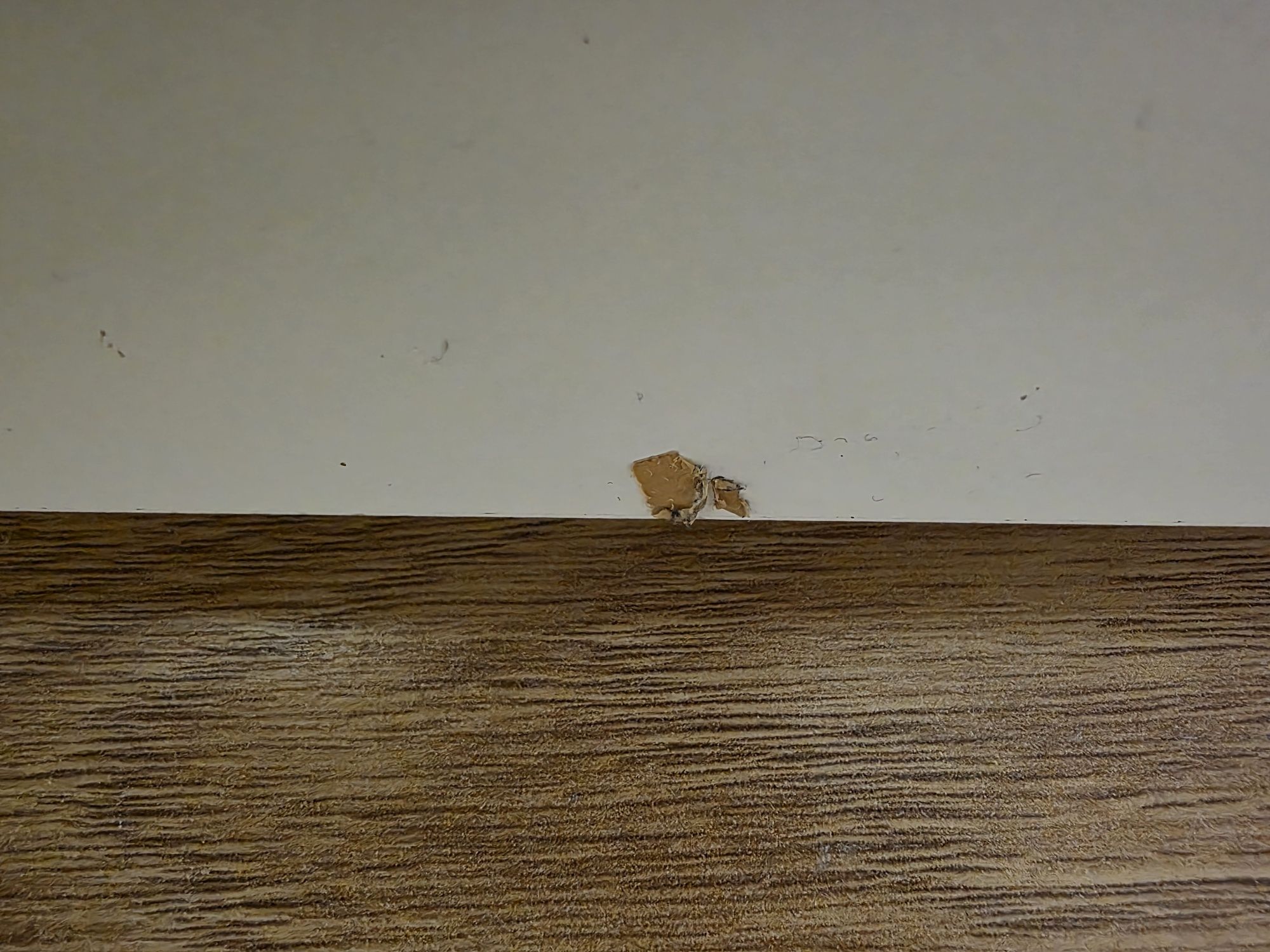Białe biurko kreślarskie z Ikea używane