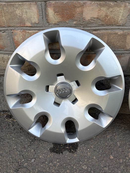 Ковпаки Audi R15 оригінал