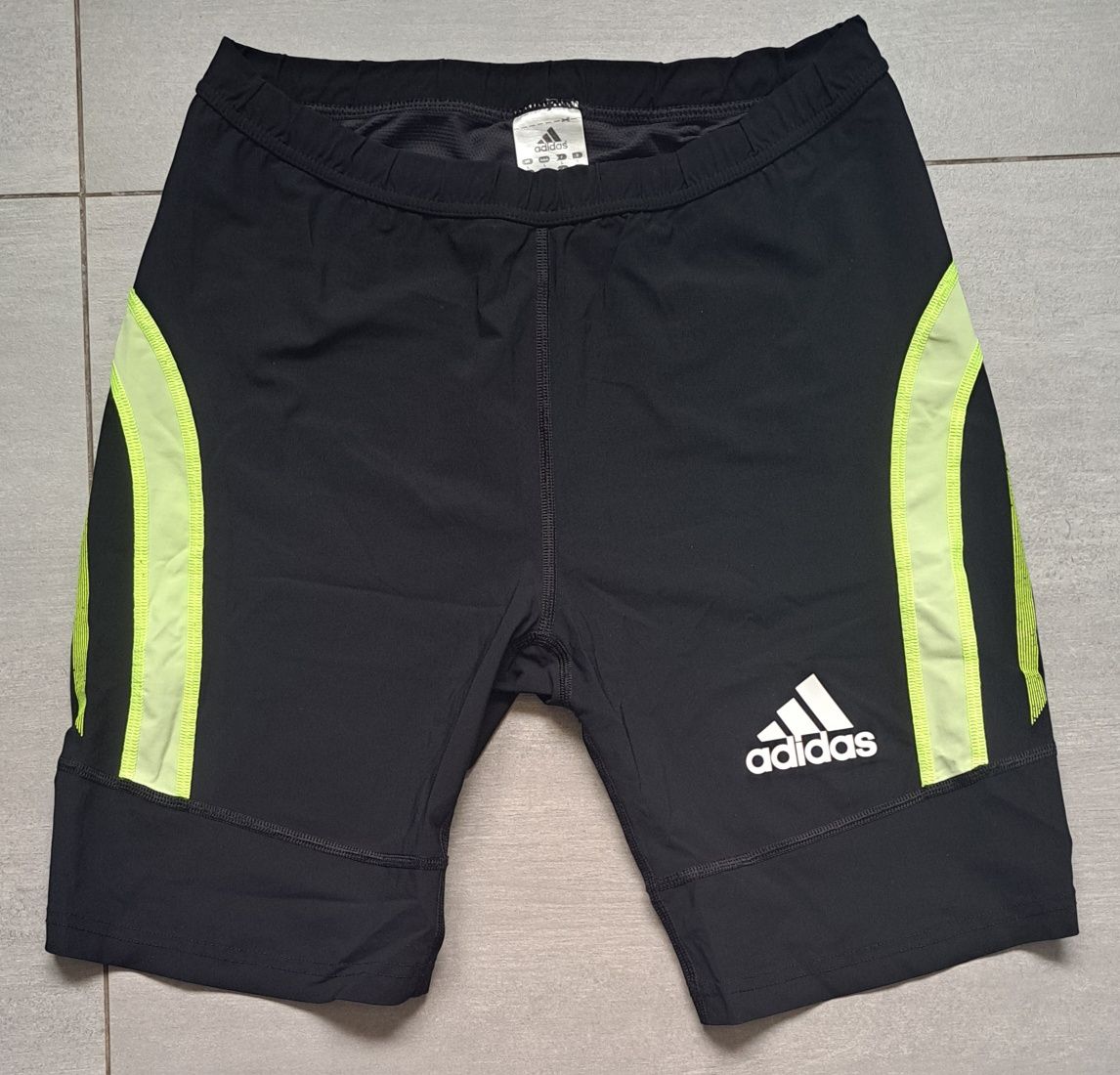 Шорти adidas Розмір L