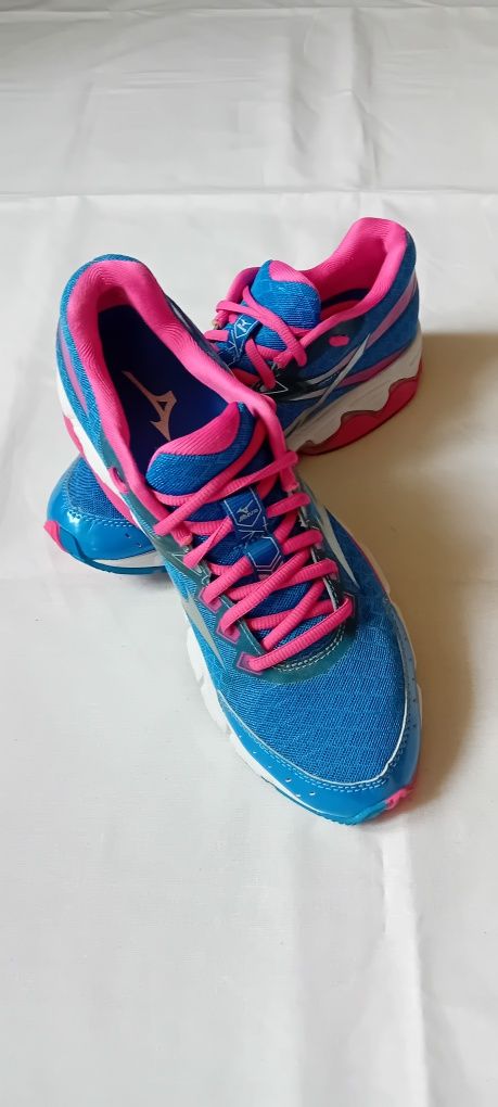 Buty sportowe Mizuno Wave Connect  2 rozmiar 41