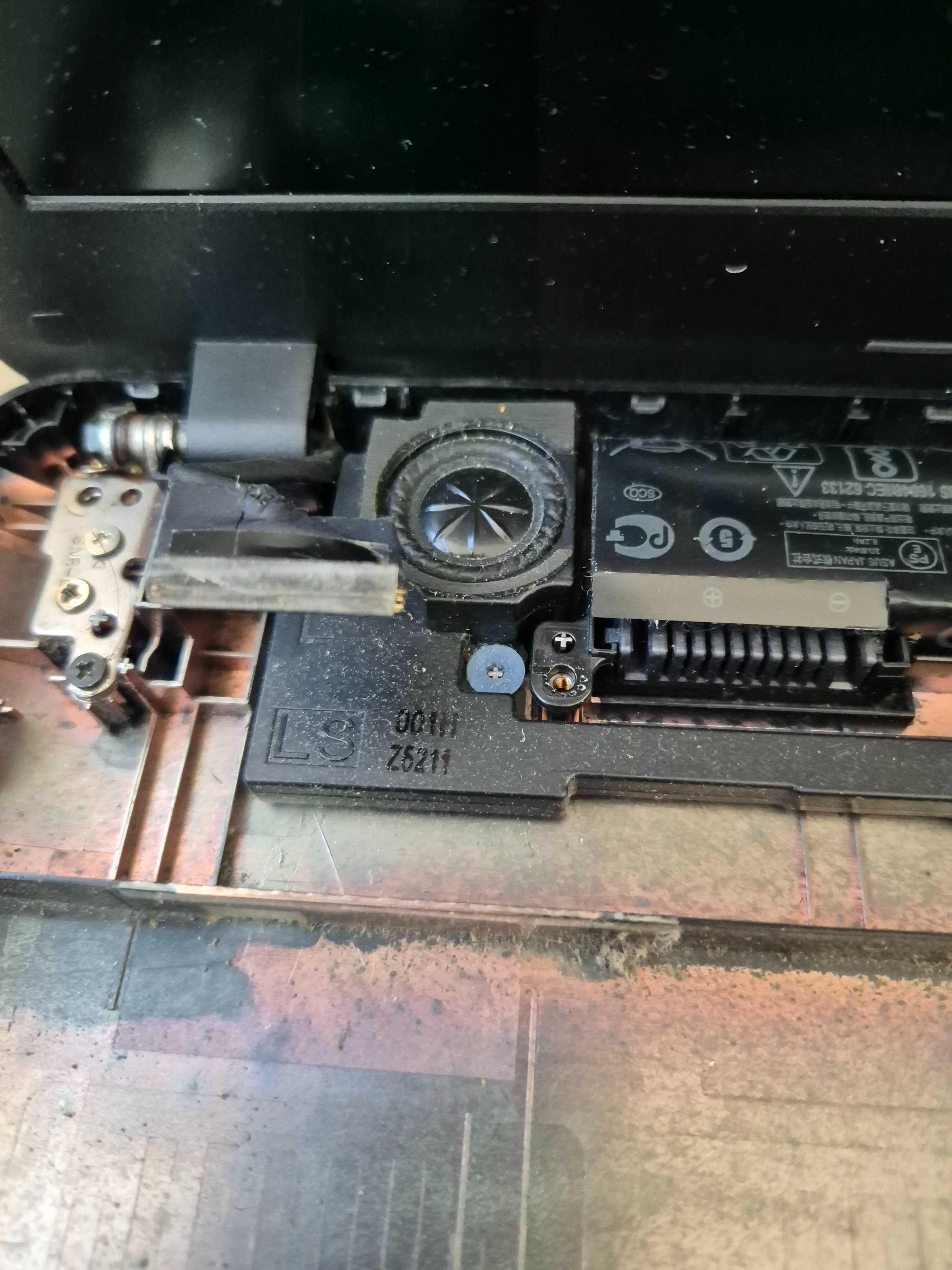bateria Asus R541 testada sem anomalia, restantes peças sob consulta