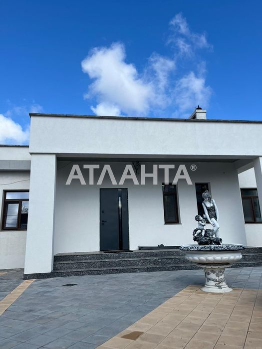 Одноэтажный дом на 20 сотках в пригороде Одессы