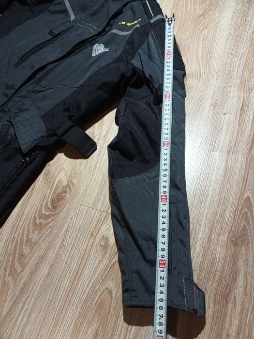 Продам якісну мотокуртку