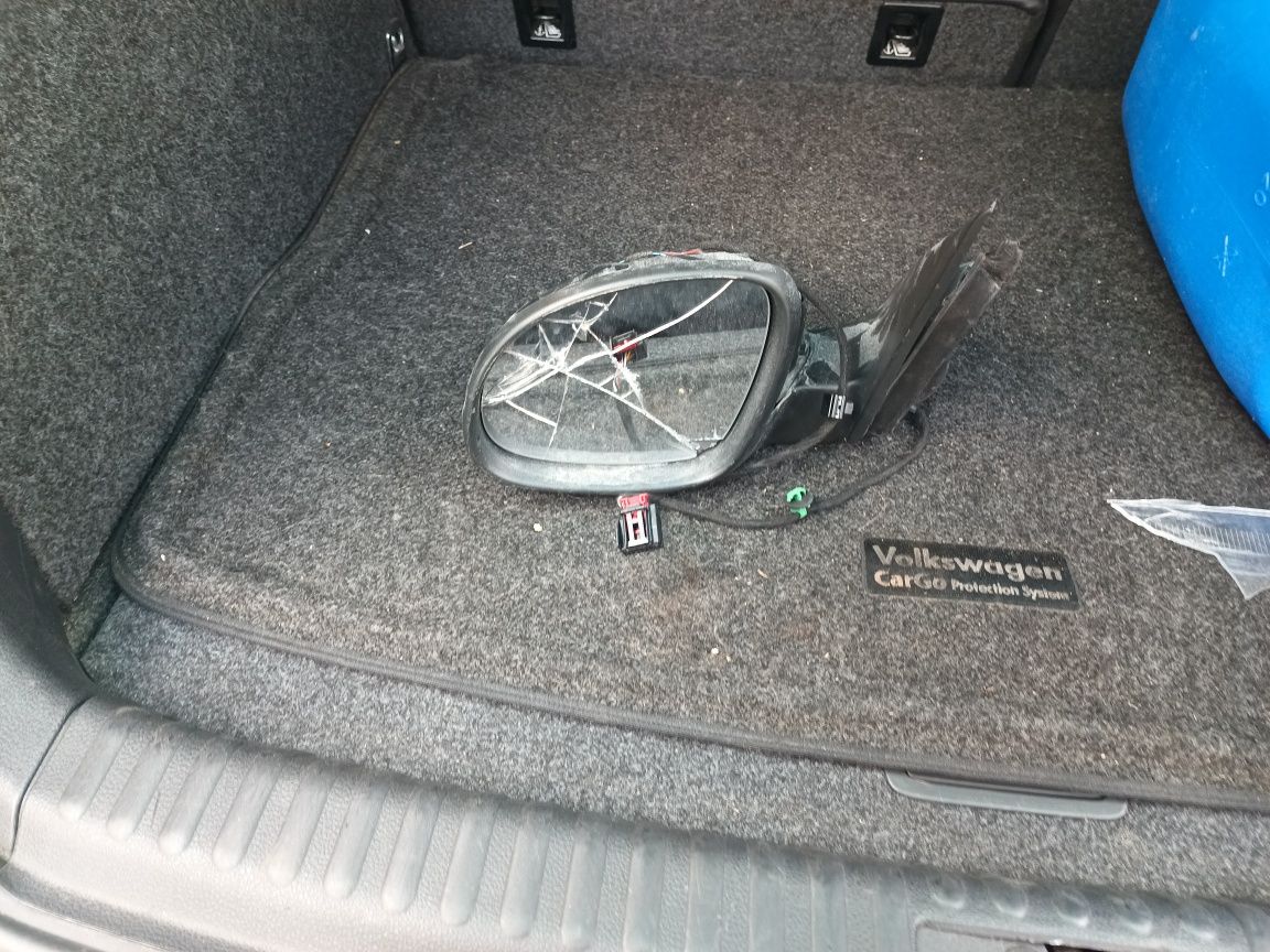 Бокове дзеркало на Volkswagen Tiguan 2013