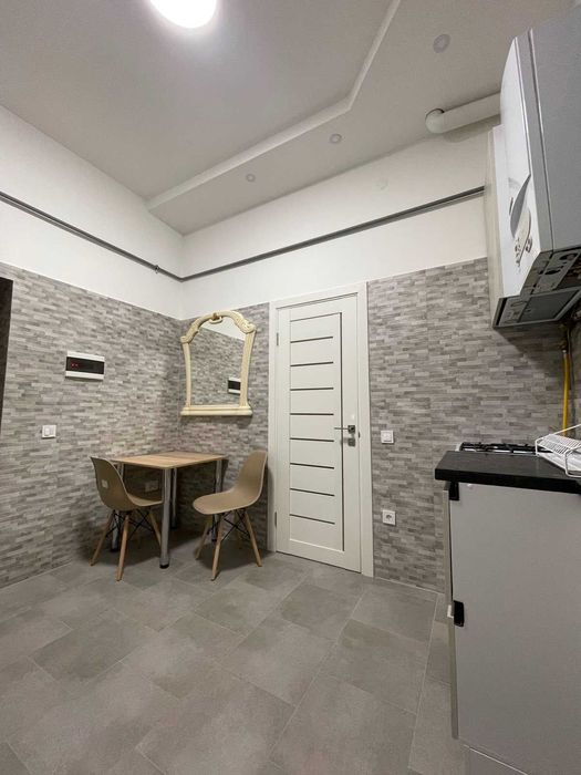 1кім Князя Романа центр проспект Свободи