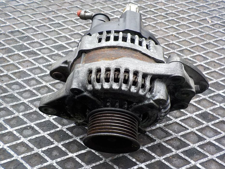TOYOTA Yaris ALTERNATOR 27060-33060